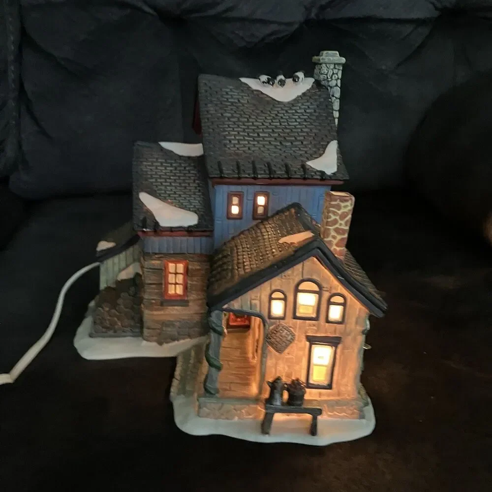 Santa's Workbench 2001 Collection Crooked Creek Cabin Victorian Series With Box